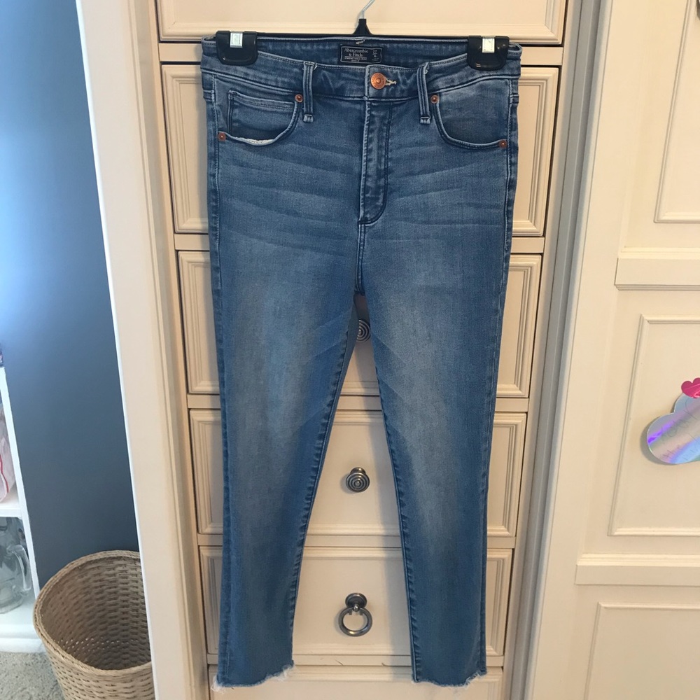 Abercrombie high rise stretch ankle jean